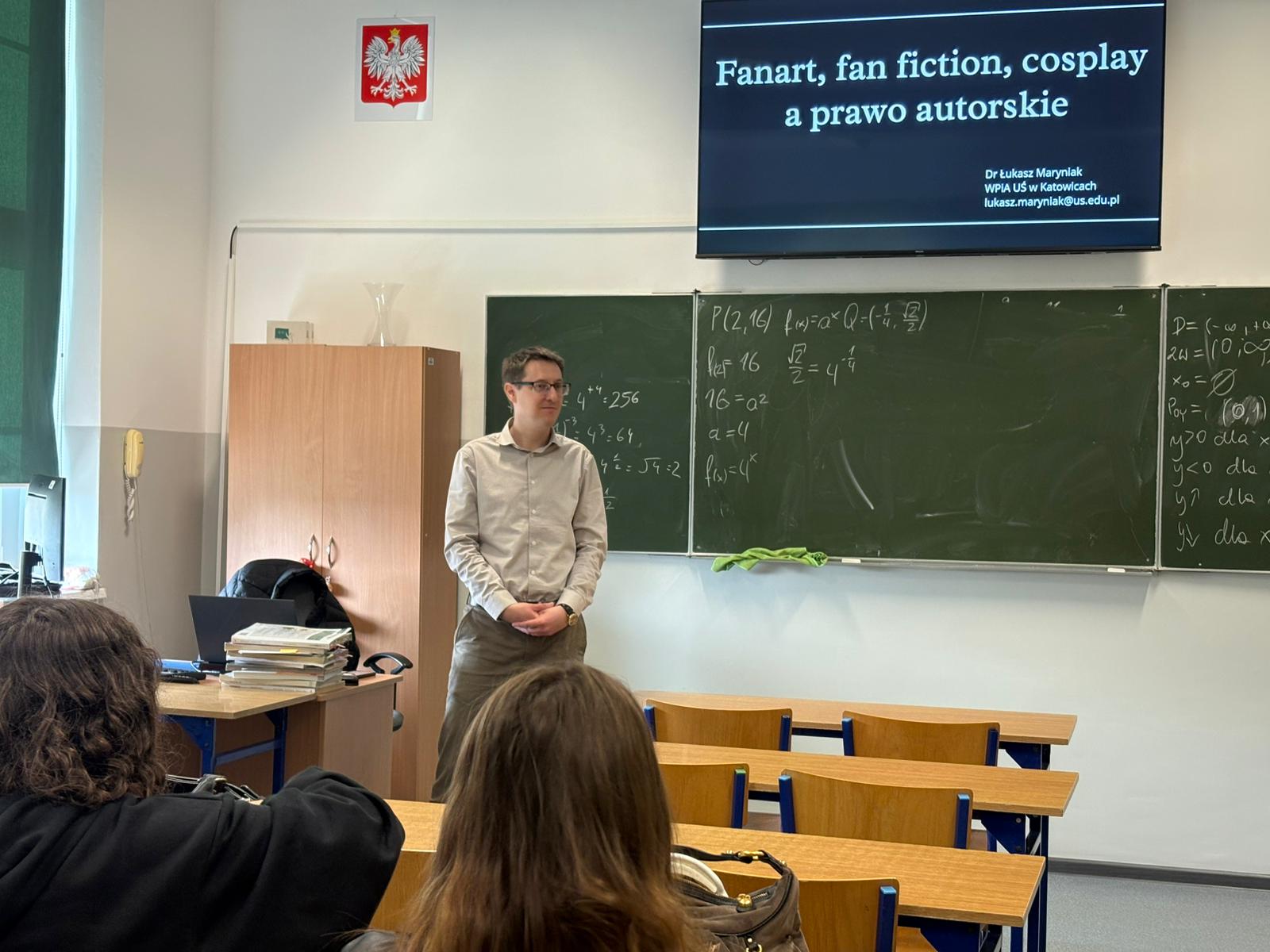 dr Łukasz Maryniak podczas wykładu w szkole